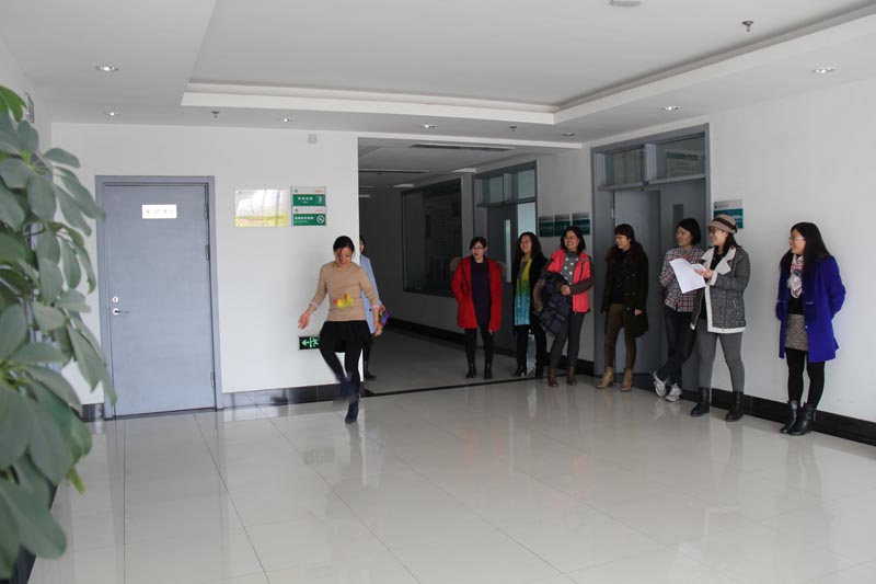 机电学院举办庆“三八”趣味运动会活动