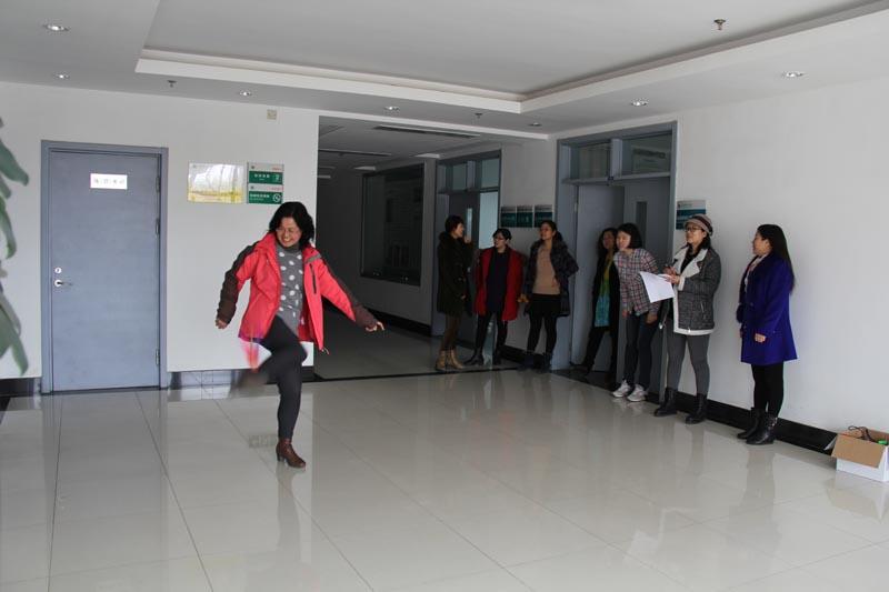 机电学院举办庆“三八”趣味运动会活动